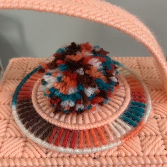 Vintage Kitschy Tea Pot Style Plastic Canvas Needlepoint Tissue Box Cover - Picture 4 of 13